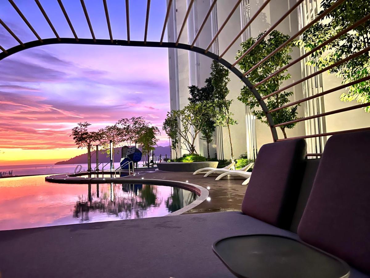 The Shore Cbd Kota Kinabalu By Laxzone Suite Exterior photo
