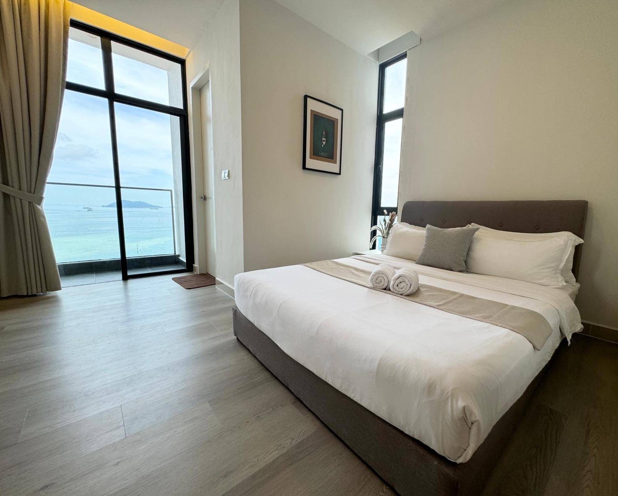 The Shore Cbd Kota Kinabalu By Laxzone Suite Exterior photo