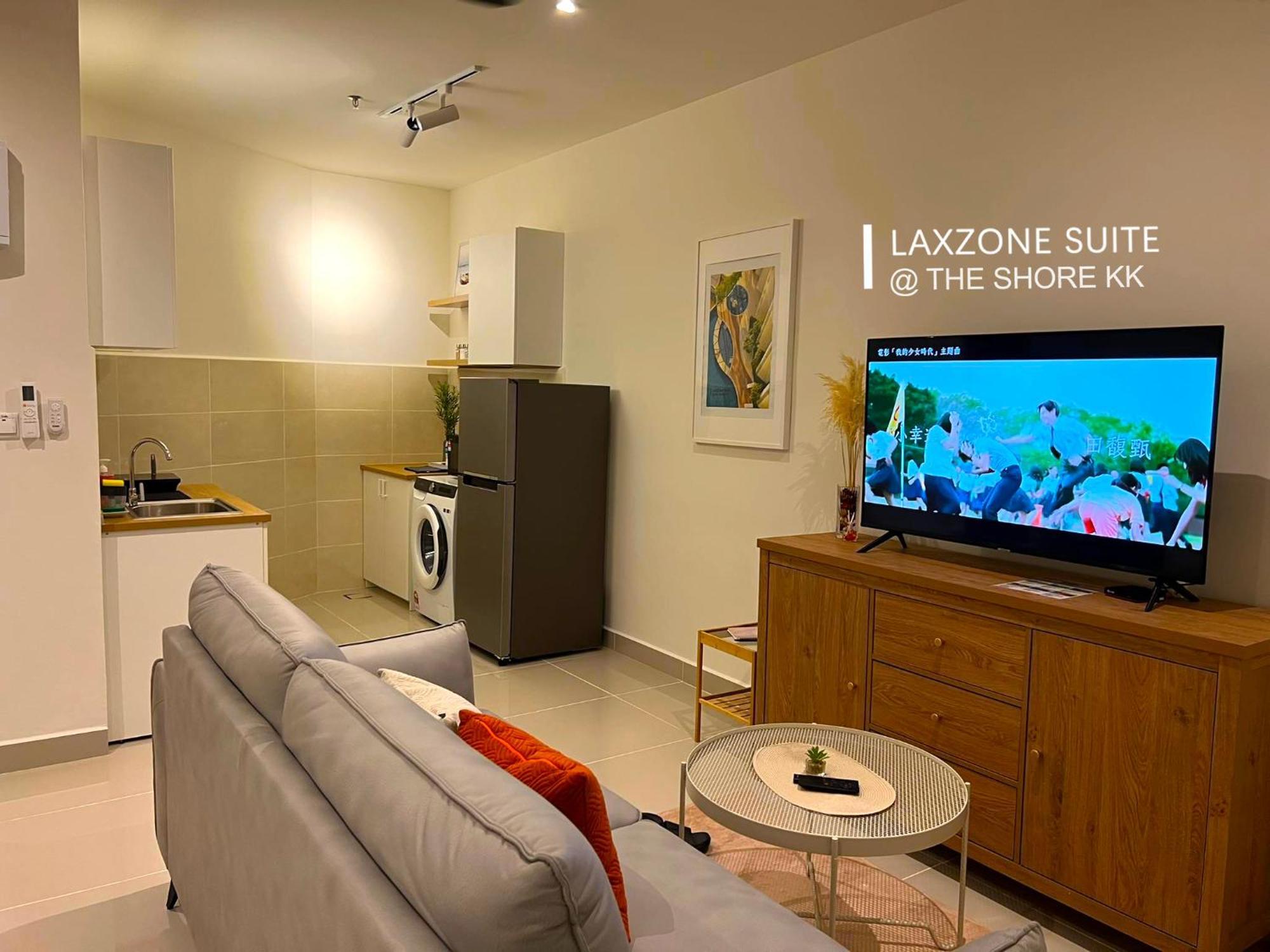 The Shore Cbd Kota Kinabalu By Laxzone Suite Exterior photo