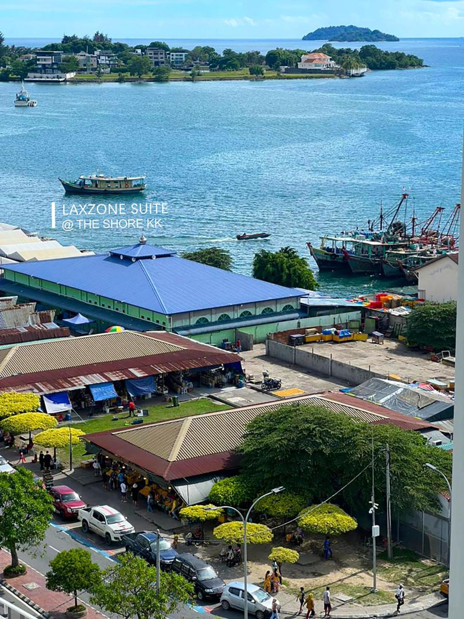 The Shore Cbd Kota Kinabalu By Laxzone Suite Exterior photo