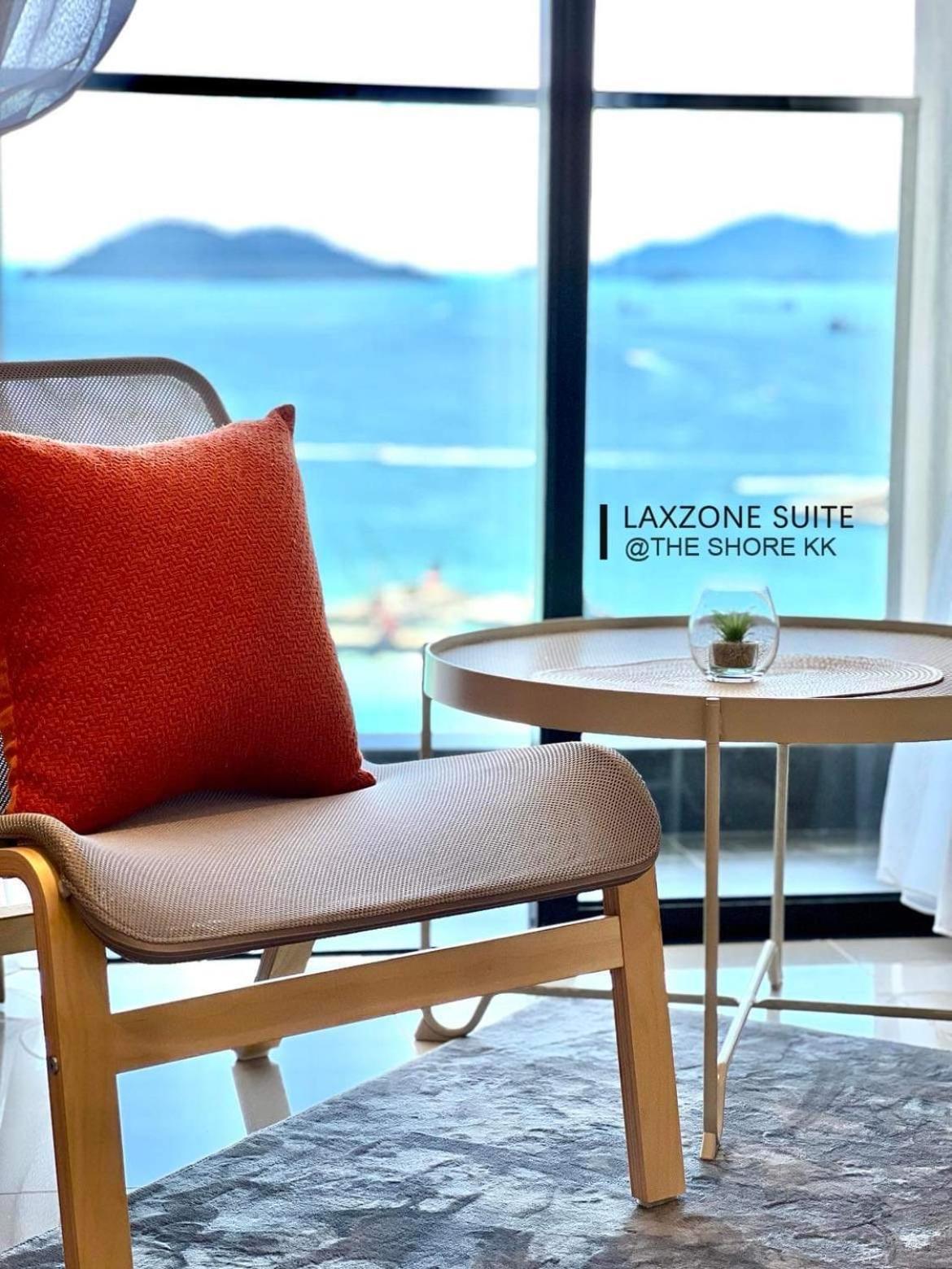 The Shore Cbd Kota Kinabalu By Laxzone Suite Exterior photo