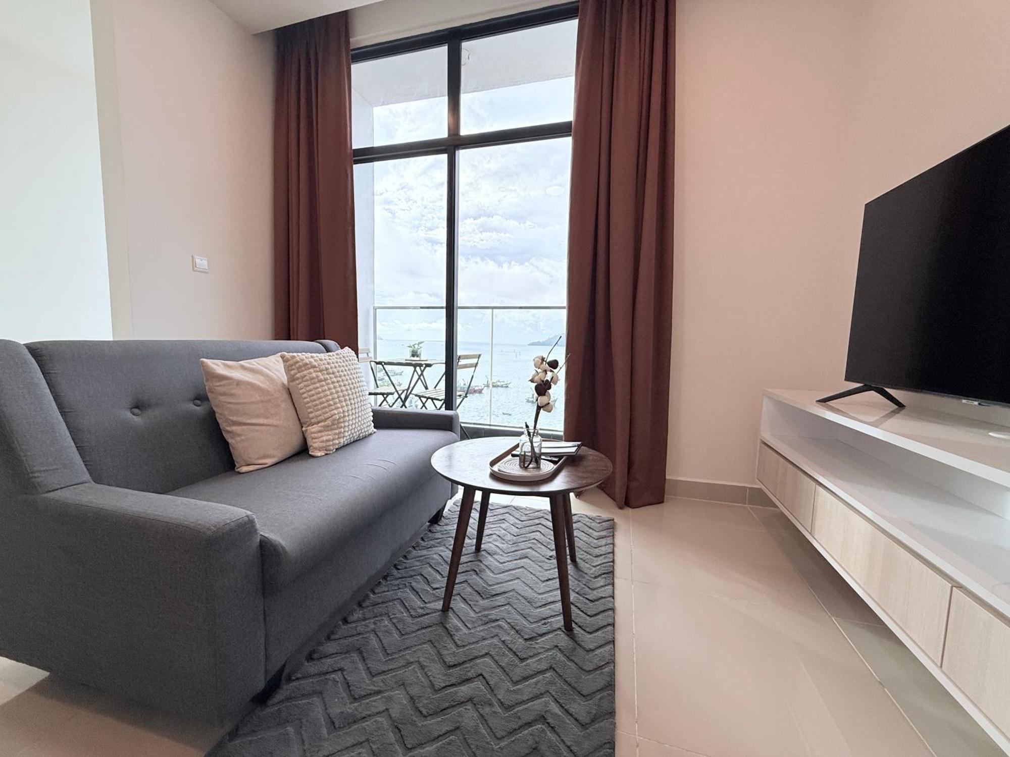 The Shore Cbd Kota Kinabalu By Laxzone Suite Exterior photo